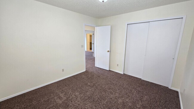 Building Photo - 3855 Blazingwood Way