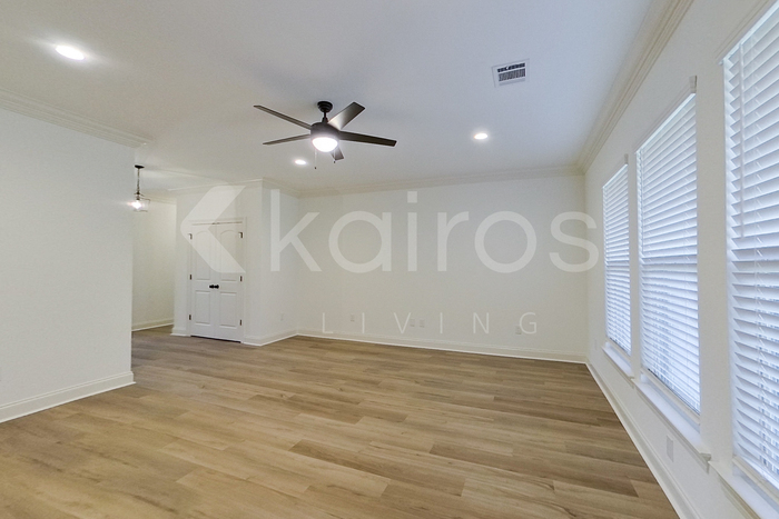 Building Photo - 108 Gilded Ln