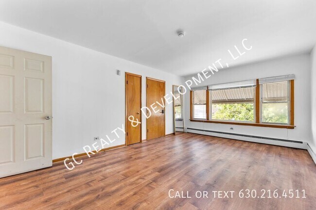 Building Photo - 2517 N Laramie Ave