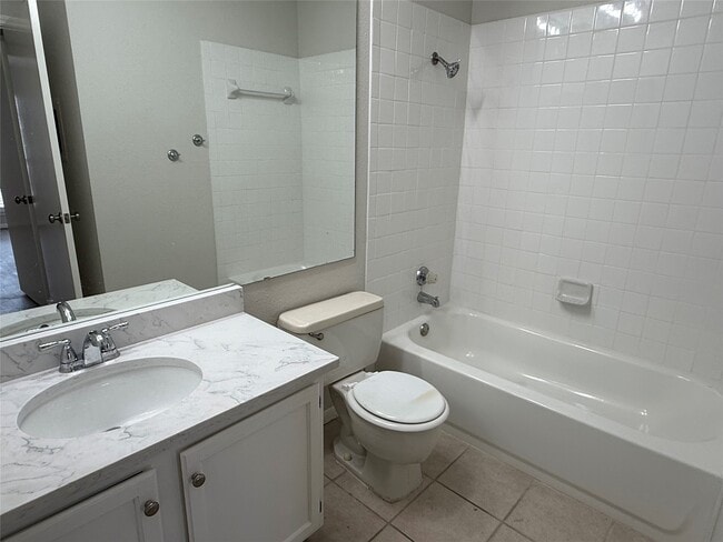 Building Photo - 2121 El Paseo St