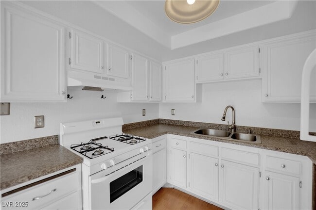 Building Photo - 2248 Short Pine Dr