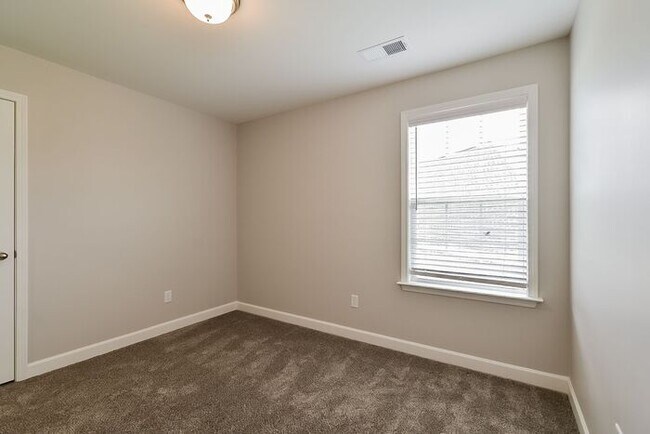 Building Photo - Now Leasing a 4-bedroom 2.5 bath home in W...