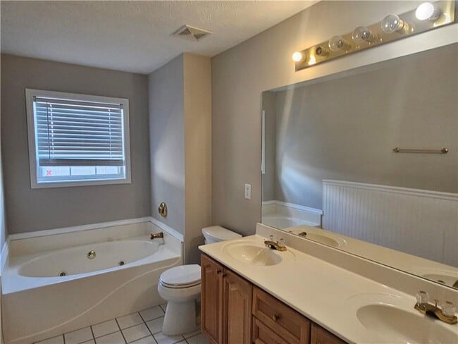 Building Photo - 2527 Waterstone Way
