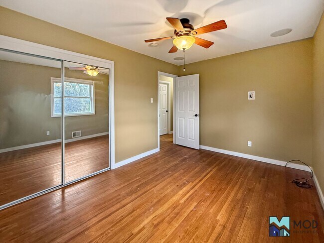 Building Photo - $0 DEPOSIT OPTION!!! CHARMING 3 BED/1 BATH RANCH IN VIRGINIA VILLAGE: HARDWOOD FLOORS, SPACIOUS L...