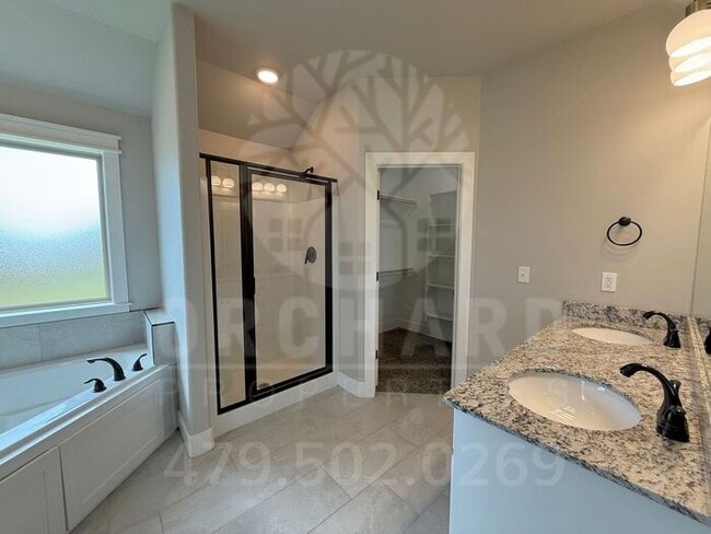 Building Photo - Tontitown- Single-Family Home- Popular Wel...