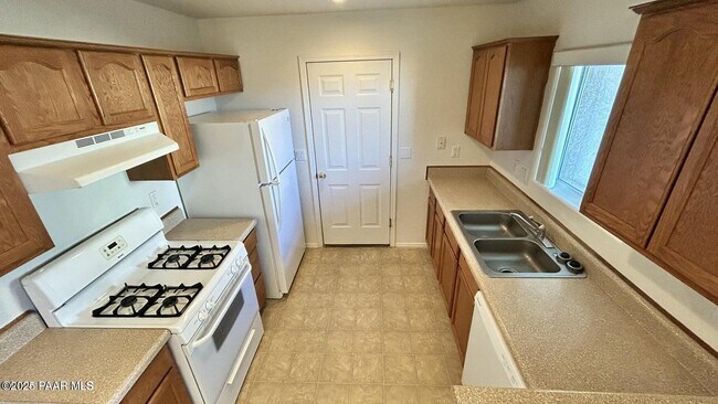 Building Photo - 3101 N Corrine Dr