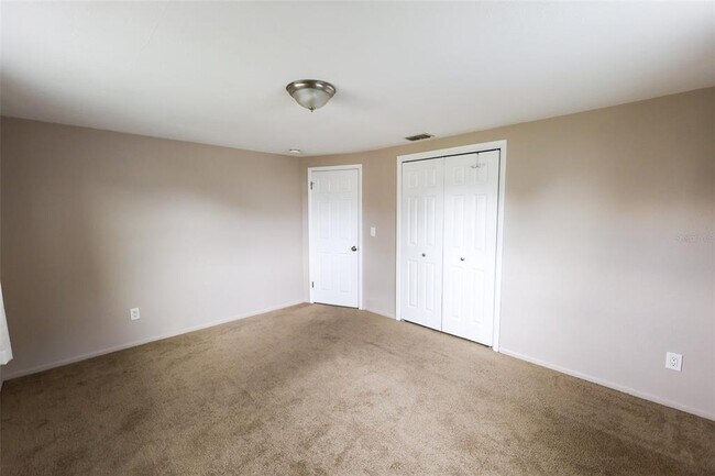 Building Photo - 3349 Silver Hill Dr