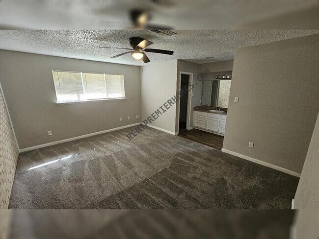 Building Photo - 23915 Spring Fork Dr