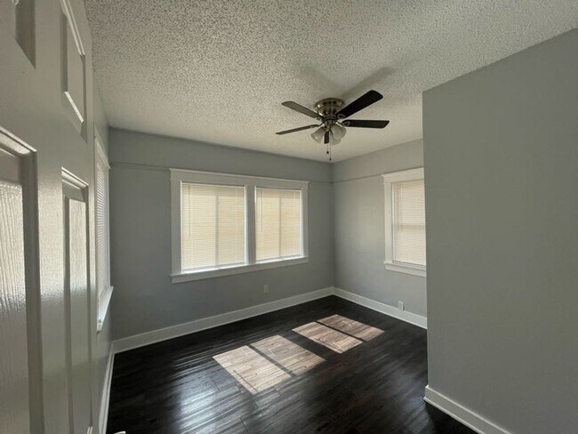 Building Photo - LINDEN 2470