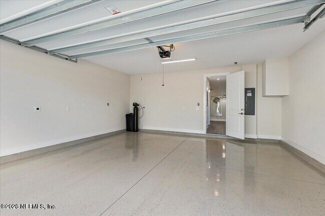 Building Photo - 459 Crestview Dr