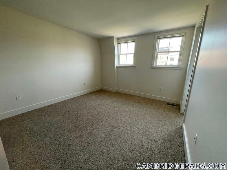 Building Photo - 110 Second St