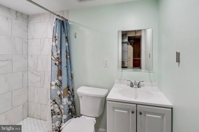 Building Photo - 5406 Parkvale Terrace