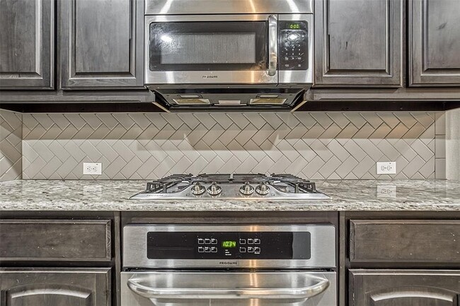 Building Photo - 2013 San Marino Ln