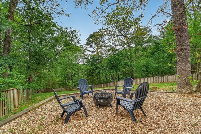 Building Photo - 8517 Spruce Dr