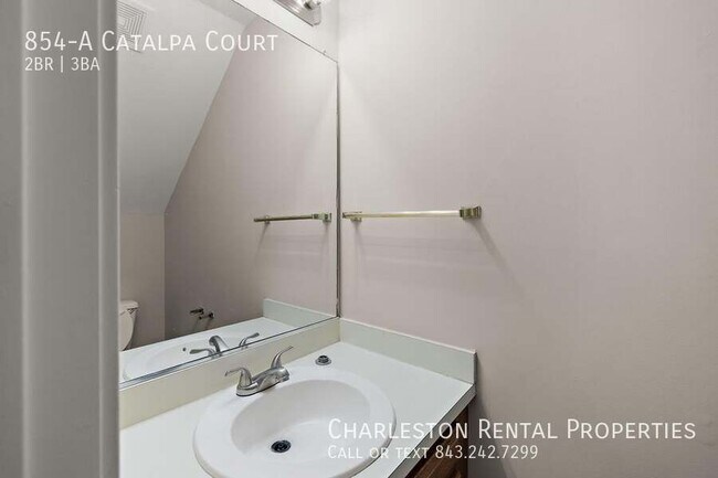 Building Photo - 854-A Catalpa Court-