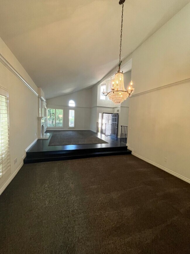 Building Photo - 4925 Regla Ct