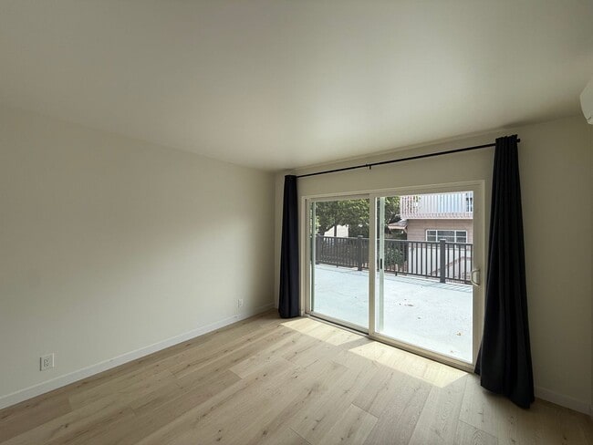 Building Photo - Bright 3BD/2BA Home in Encinitas with Natural Light, In-Unit Laundry & Easy Freeway Access