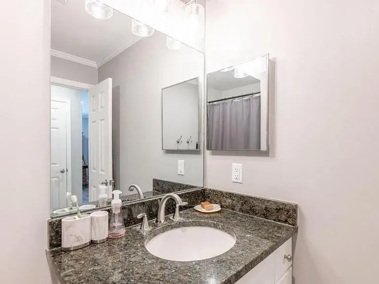 Building Photo - 30 Paddle Boat Ln