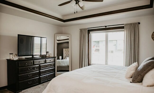 Building Photo - Discover Your Dream Home: Inviting Open Floor Plan, Spacious Living, and Stylish Finishes Awaits ...