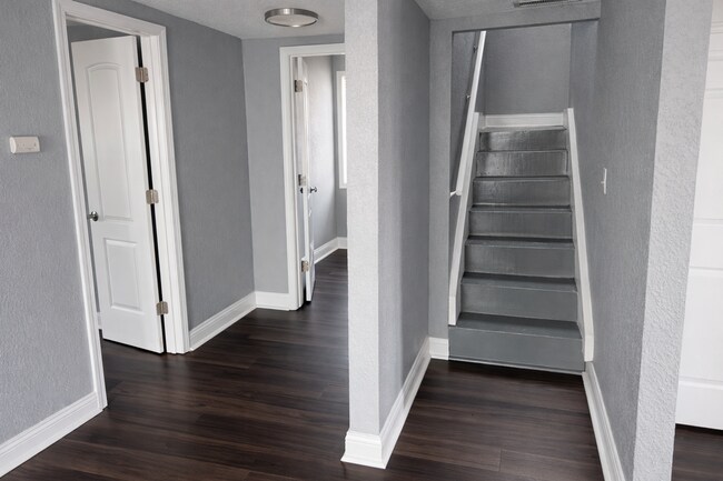 Building Photo - 3636 The Paseo