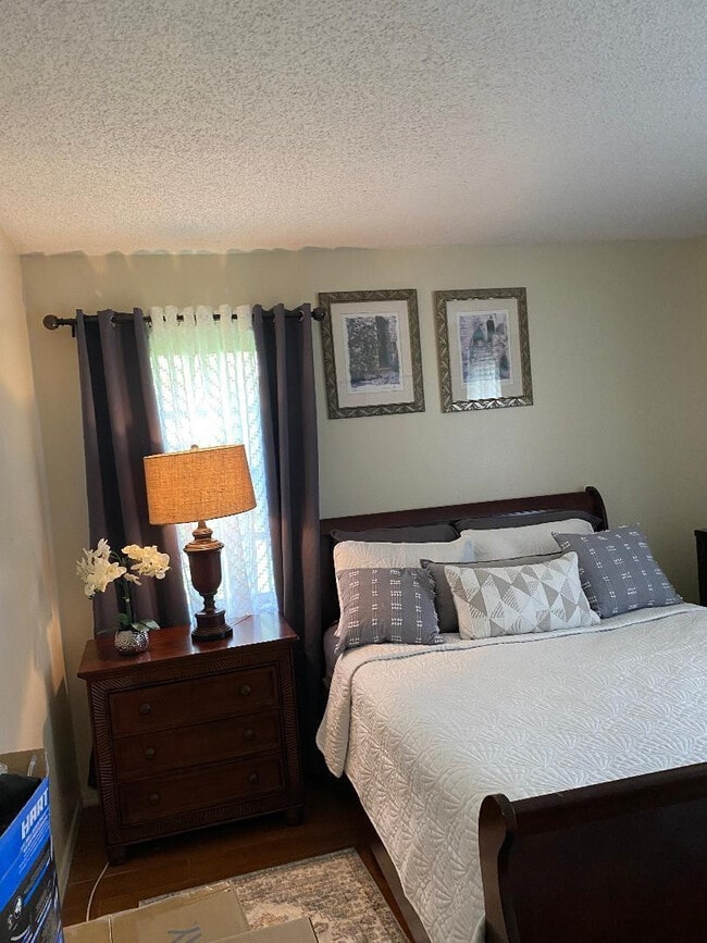 Building Photo - 448 NE 210th Cir Terrace