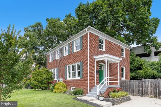 Building Photo - 2613 S Troy St