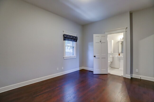 Building Photo - Gorgeous Home in Old Towne Orange