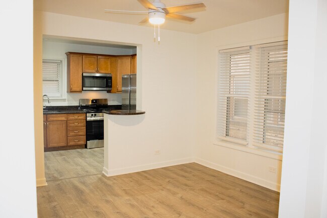 Building Photo - 2007 W Fargo Ave