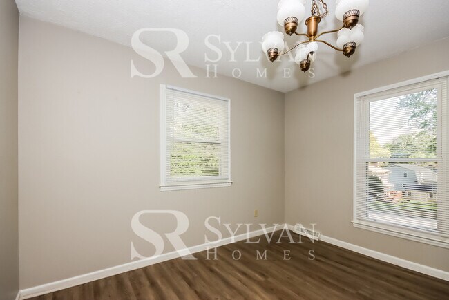 Building Photo - Welcome home to this stunning 3 bedroom, 2 bathroom brick home