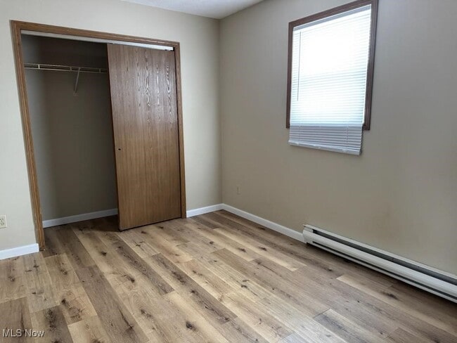 Building Photo - 118 8th Dr NE