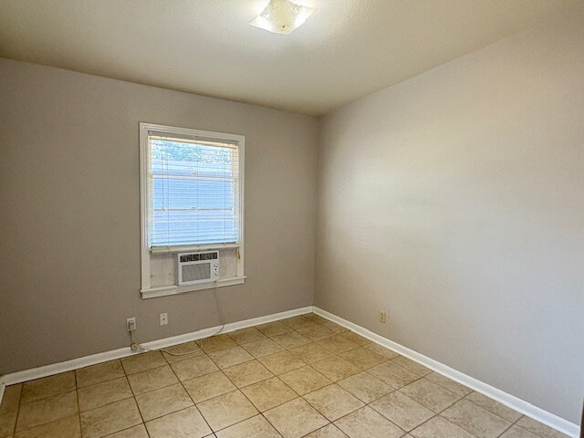Building Photo - 603 Westmoreland Dr