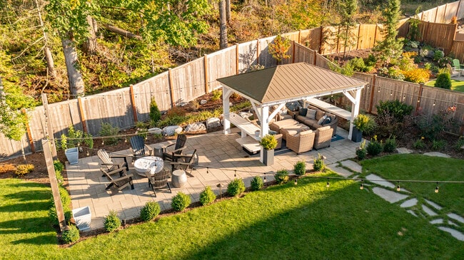 Building Photo - 1498 Elk Run Pl SE