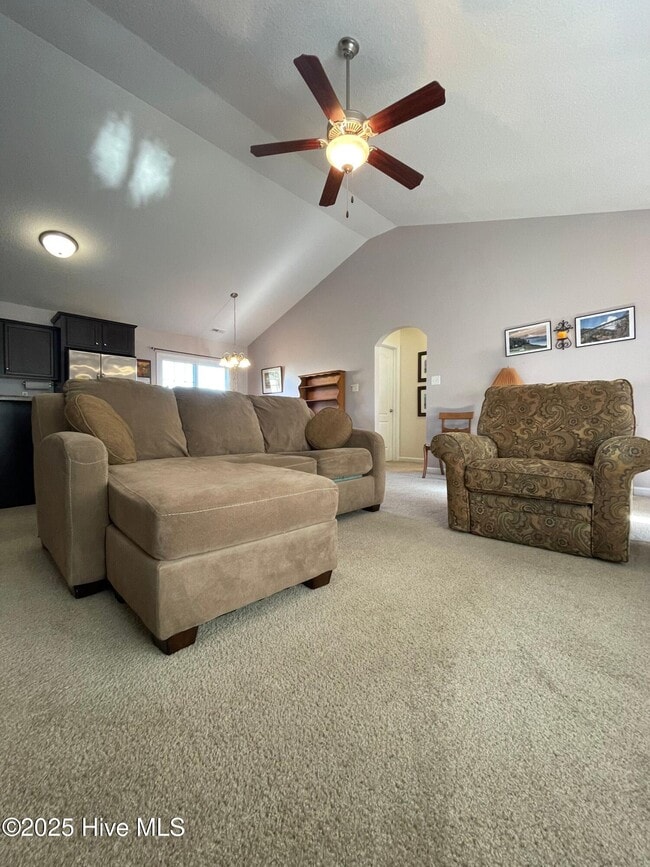 Building Photo - 754 Radiant Dr