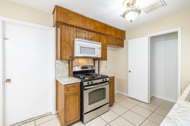 Building Photo - 4910 Redfish Reef Dr
