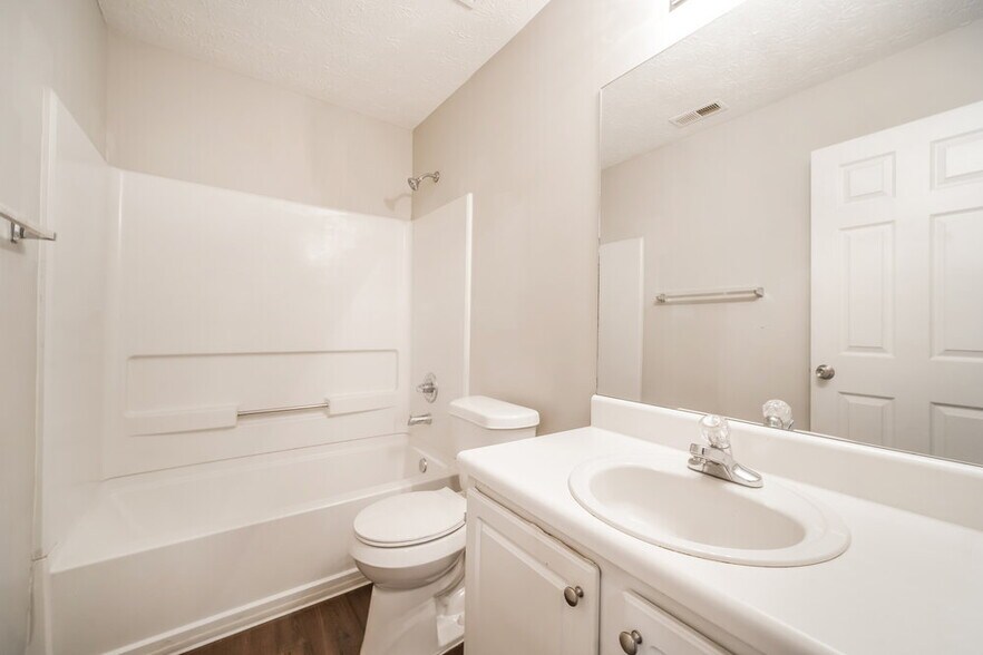 Building Photo - 109 Alessie Dr