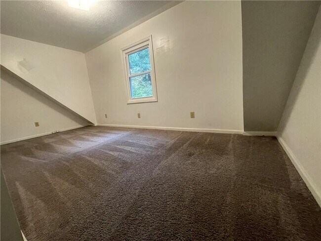 Building Photo - 805 Arbor Hill Dr