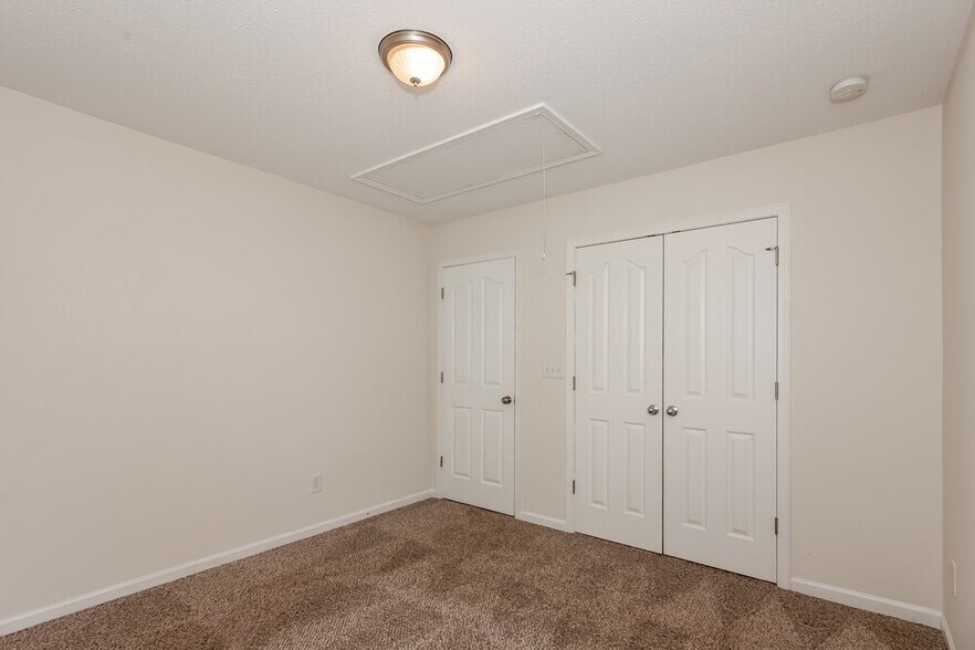 Building Photo - 6846 Squirrels Foot Ct