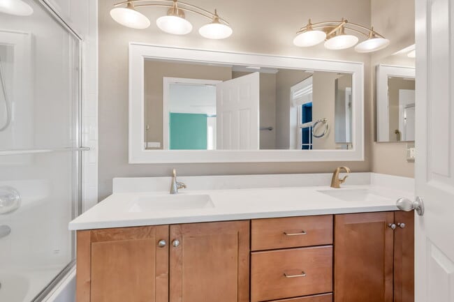 Building Photo - 2933 Central Park Blvd