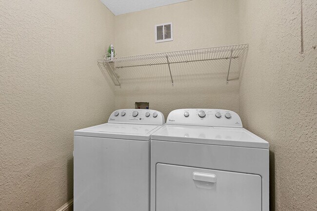 Building Photo - 92 Washington St