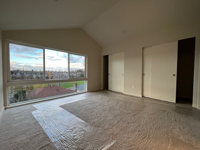 Building Photo - Immaculate 3 Bed 2 Bath Seattle Townhome @ An Incredible Location!