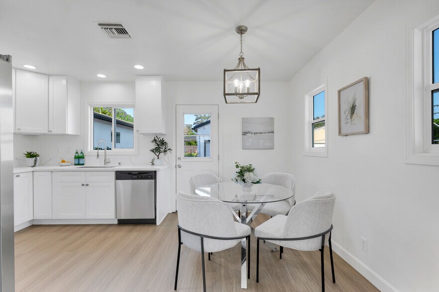 Building Photo - 17733 Los Alimos St