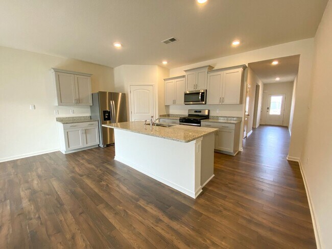 Building Photo - 135 Driftwood Lp