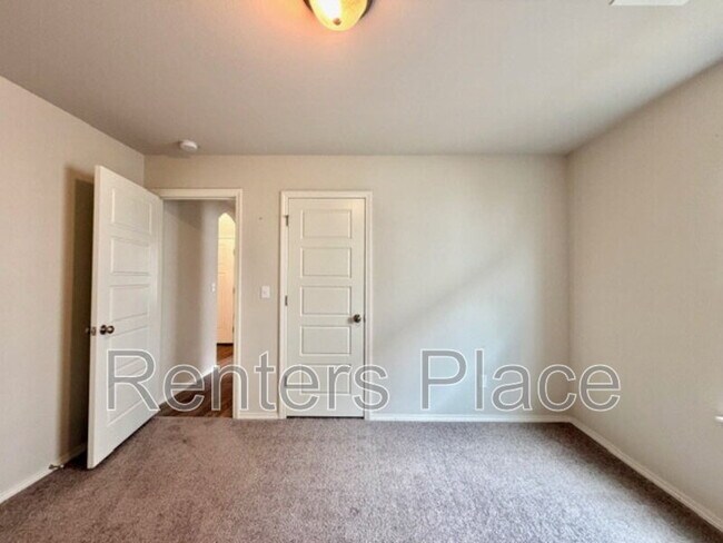 Building Photo - 1813 E Van Buren St