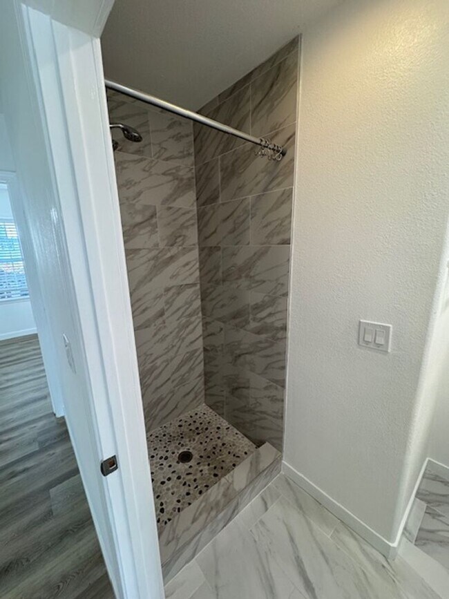 Building Photo - 3211 Park Ln