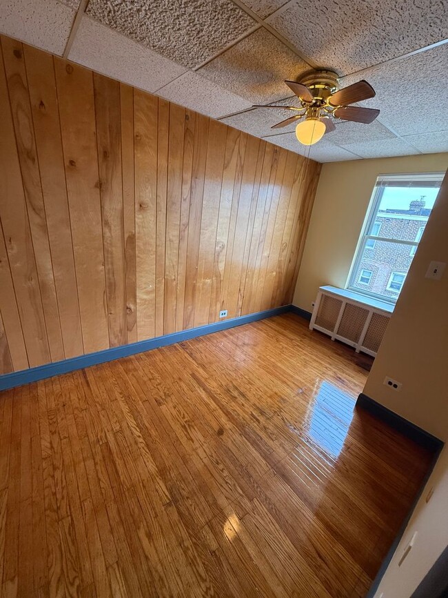 Building Photo - Wonderful Southwest Philadelphia Townhome