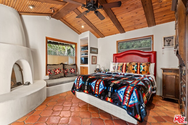 Building Photo - 545 Norwich Dr