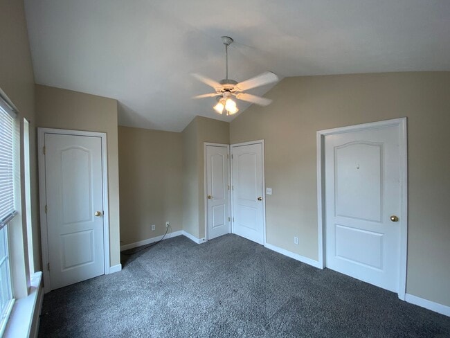 Building Photo - 2 bedroom/ 2 bath Woods of St Andrews condo available for rent in 40214 -  $1,200/month