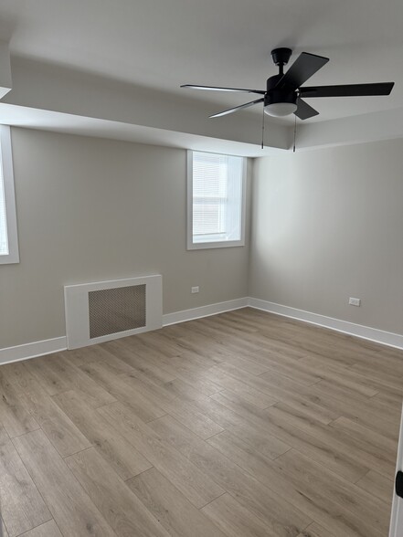 Master Bedroom - 330 Barton Ave