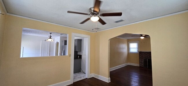 Building Photo - Murray Hill Home  3 Bed 1 Bath