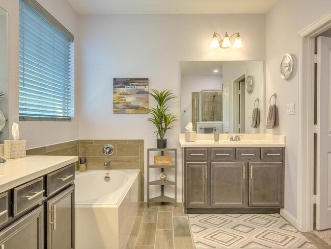 Building Photo - 2125 Sauterne Dr